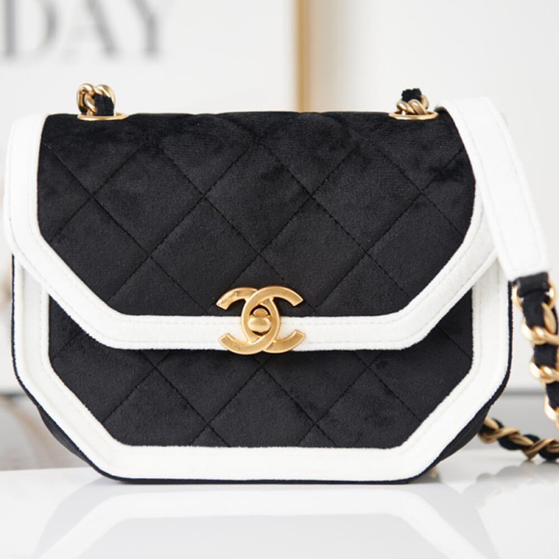 CHANEL MINI FLAP BAG