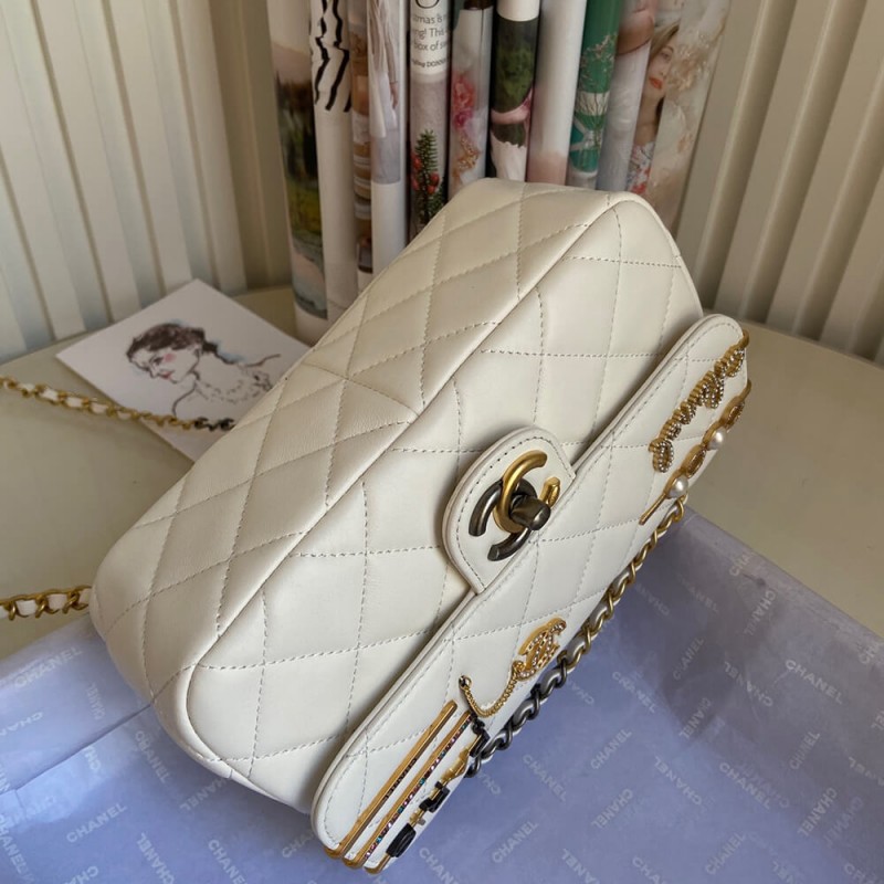 CHANEL SMALL FLAP BAG