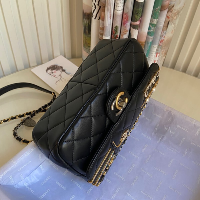 CHANEL SMALL FLAP BAG