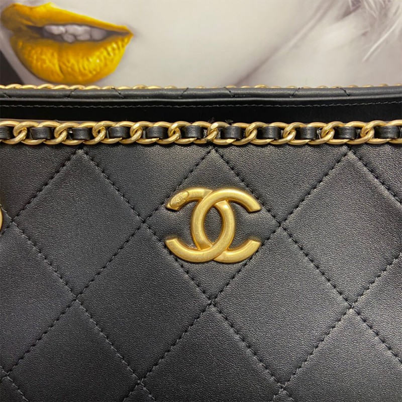 CHANEL SHOPPING BAG