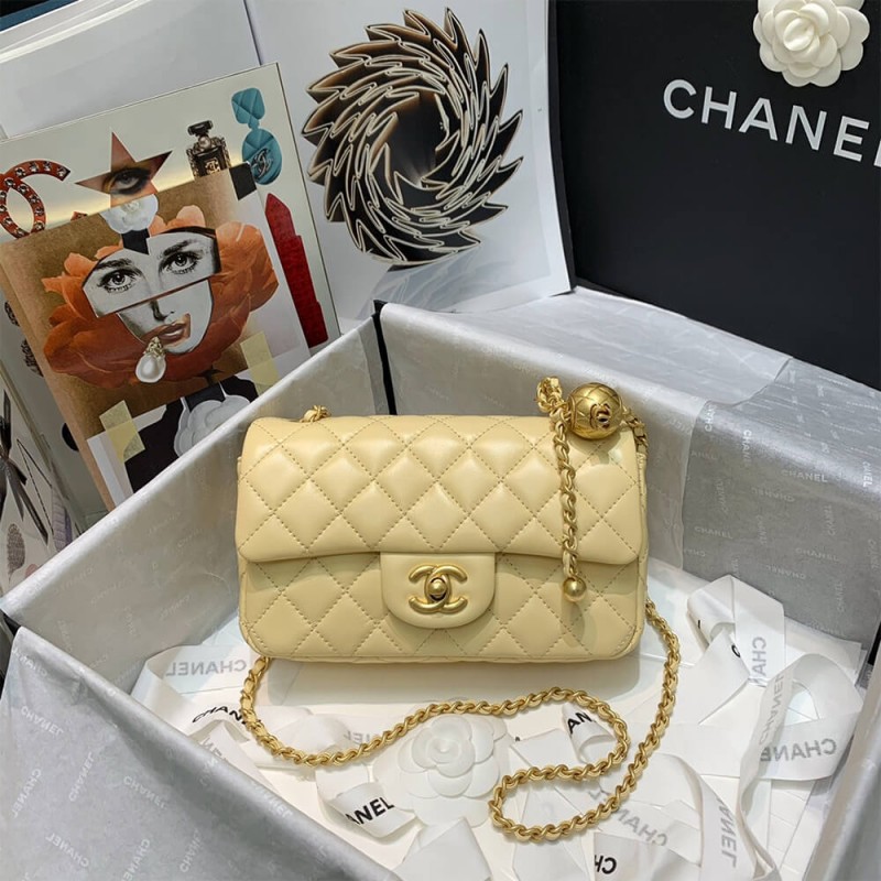 CHANEL Classic Flap Shoulder Bag