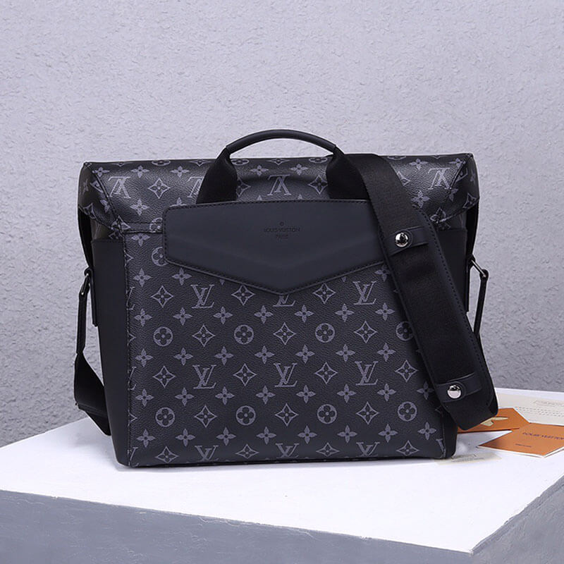 Louis Vuitton LV Messenger MM Voyager