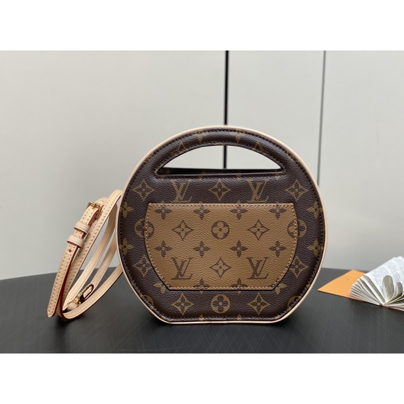 LOUIS VUITTON Around Me PM M47117