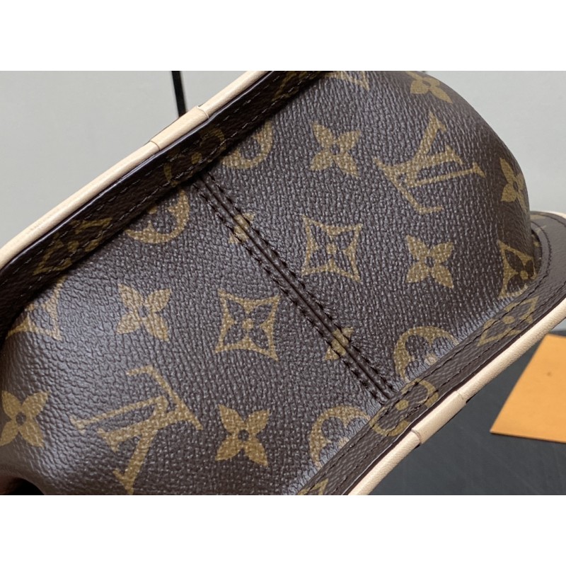 LOUIS VUITTON Around Me PM M47117