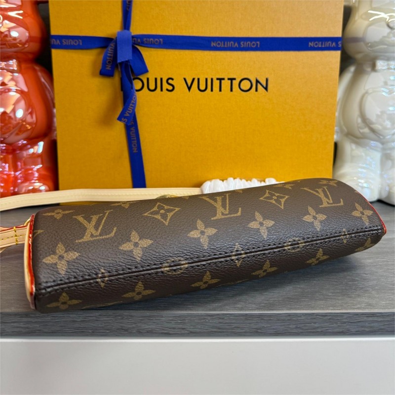 LOUIS VUITTON Pochette Tirette in Monogram M47123