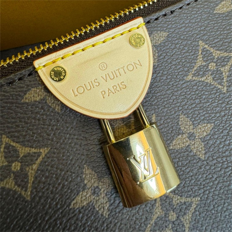 LOUIS VUITTON Pochette Tirette in Monogram M47123