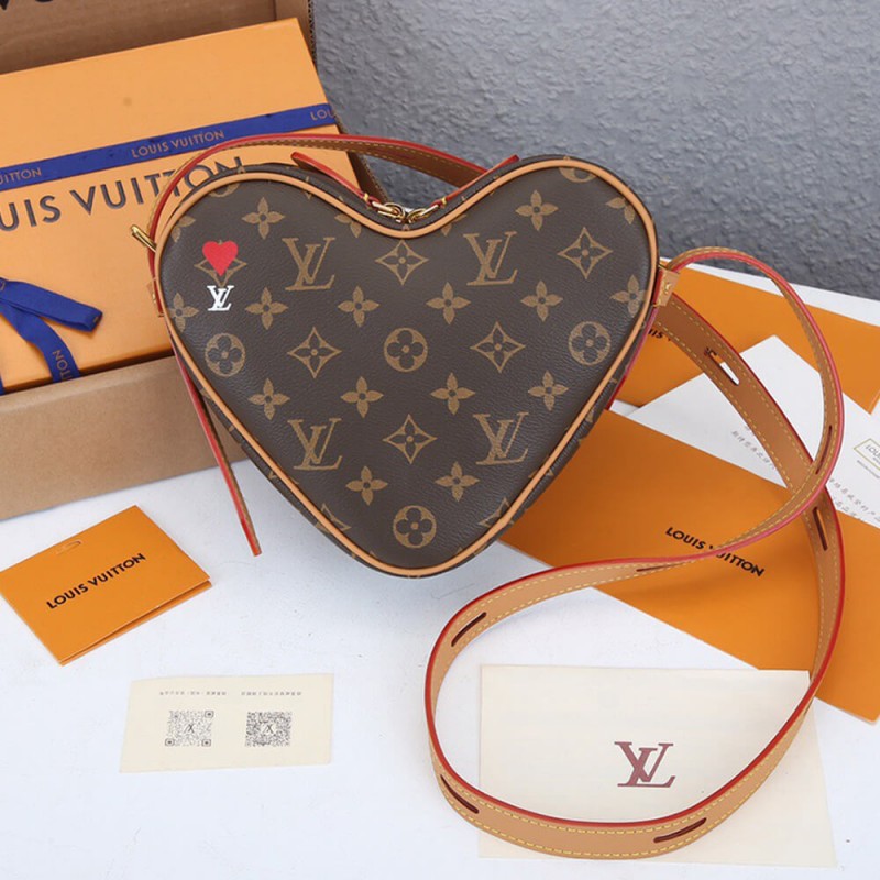 Louis Vuitton LV Game On Coeur