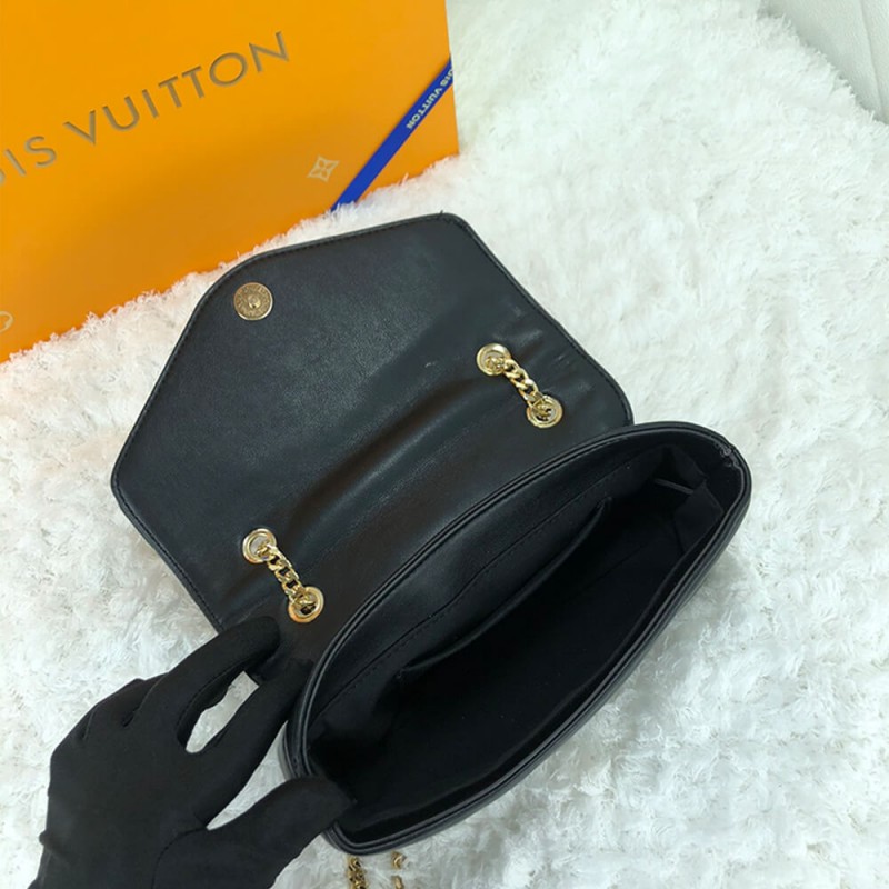 Louis Vuitton LV NEW WAVE CHAIN BAG