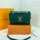 Louis Vuitton LV NEW WAVE CHAIN BAG