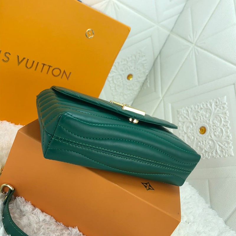 Louis Vuitton LV NEW WAVE CHAIN BAG