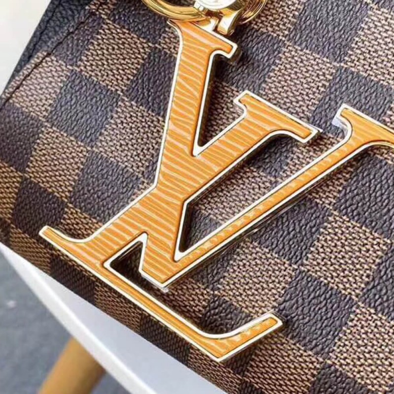 Louis Vuitton LV RIVERSIDE